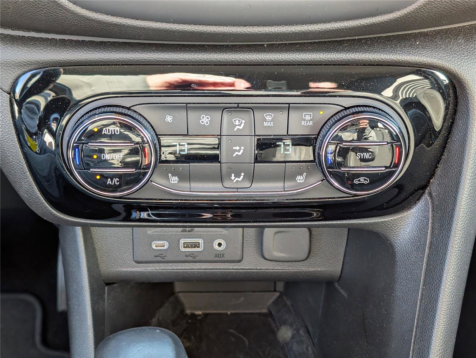 Used 2021 Buick Encore GX Select w/ Advanced Technology Package image 25