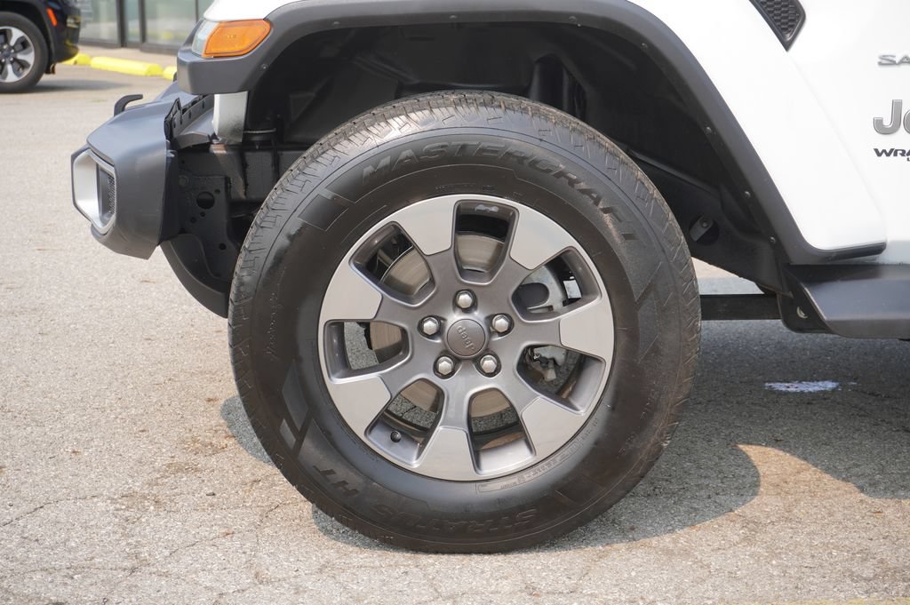 Used 2018 Jeep Wrangler Unlimited Sahara AWD/4WD image 10