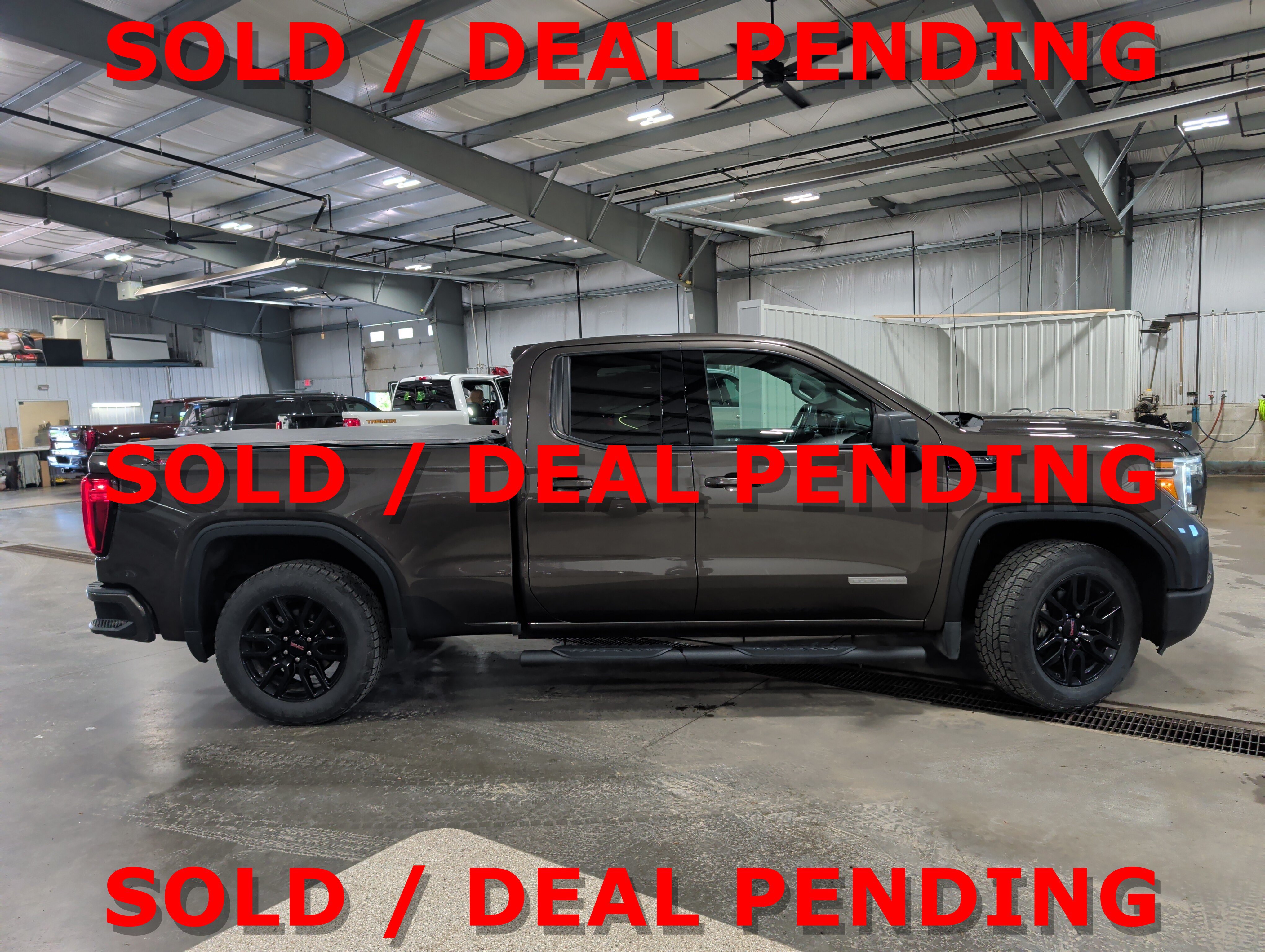 Used 2019 GMC Sierra 1500 Elevation w/ Elevation Value Package AWD/4WD image 2