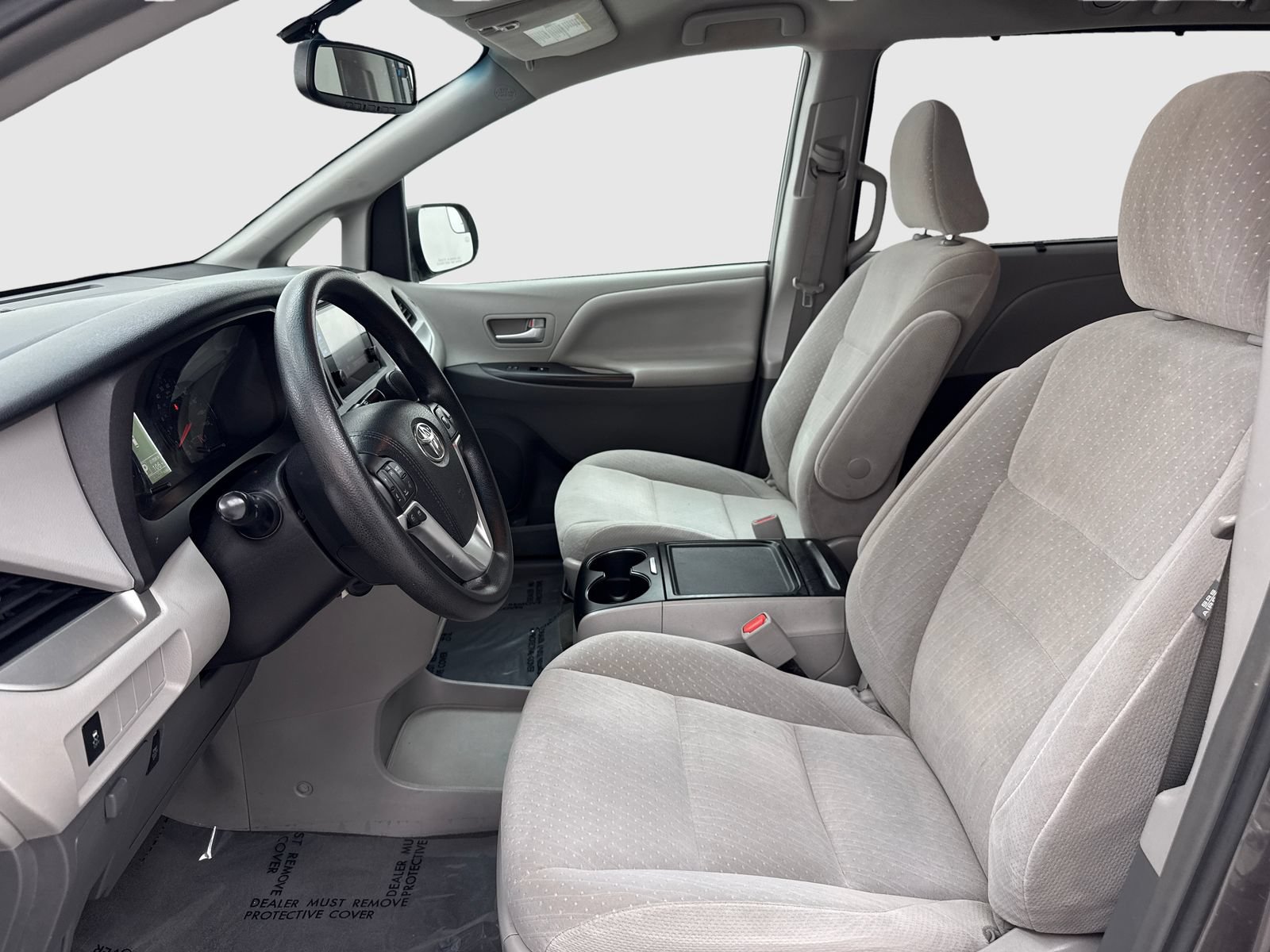 Used 2017 Toyota Sienna LE FWD image 17