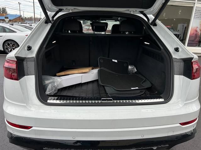 New 2026 Audi Q8 Premium Plus image 22
