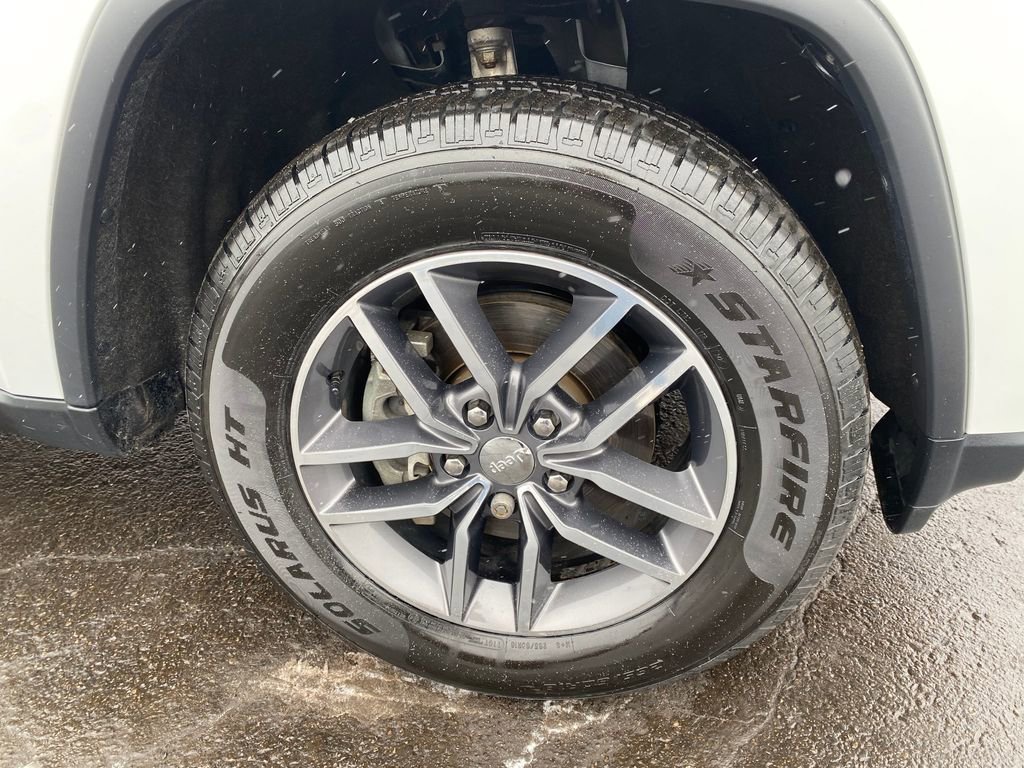 Used 2018 Jeep Grand Cherokee Limited image 33