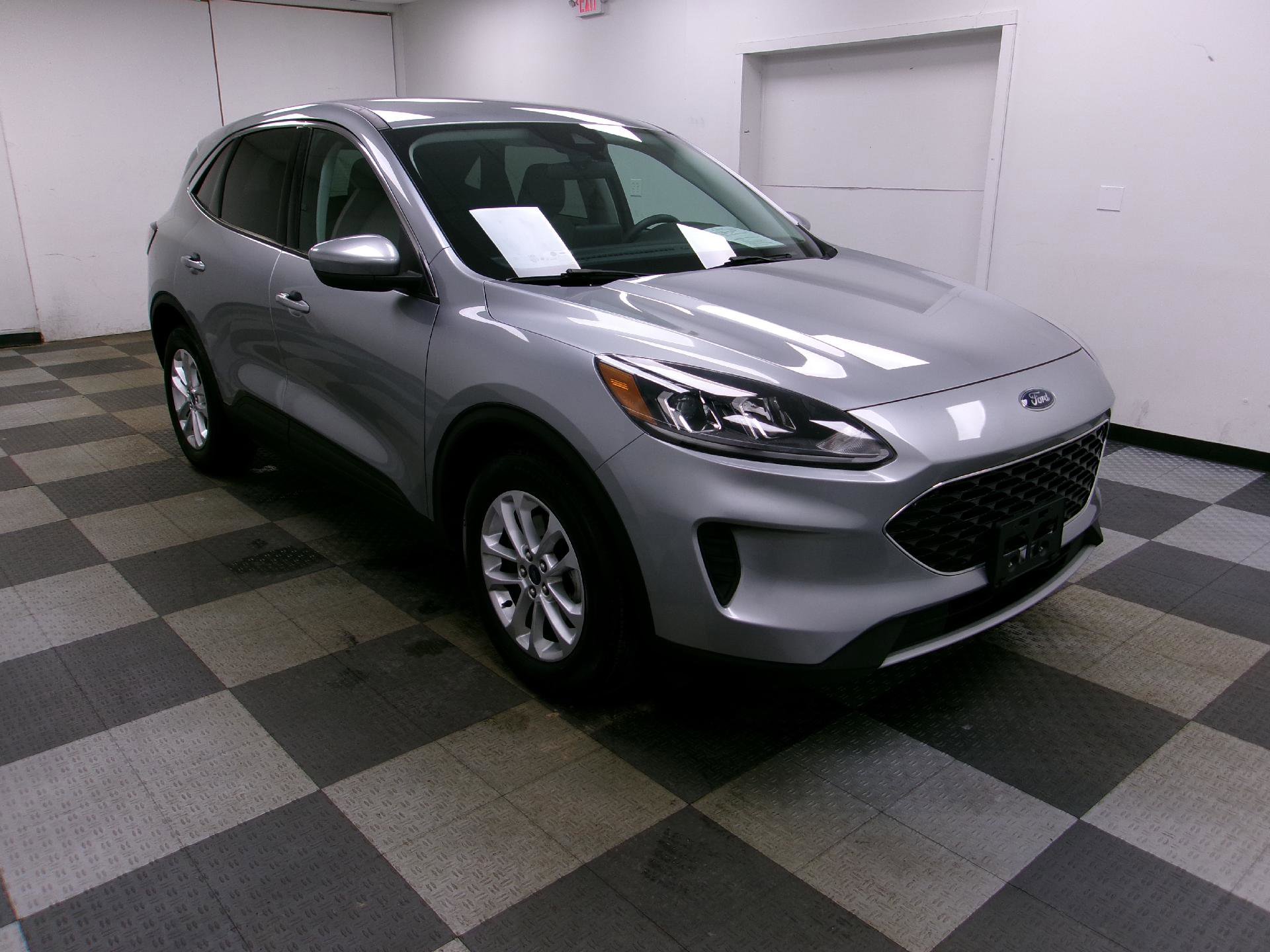 Used 2021 Ford Escape SE image 14