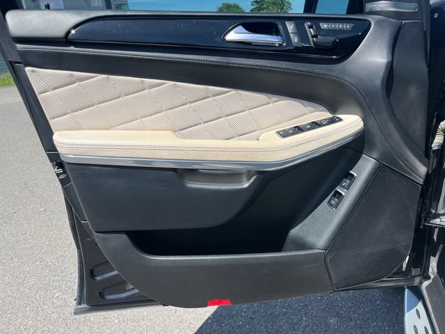 Used 2016 Mercedes-Benz GL 550 4MATIC image 18