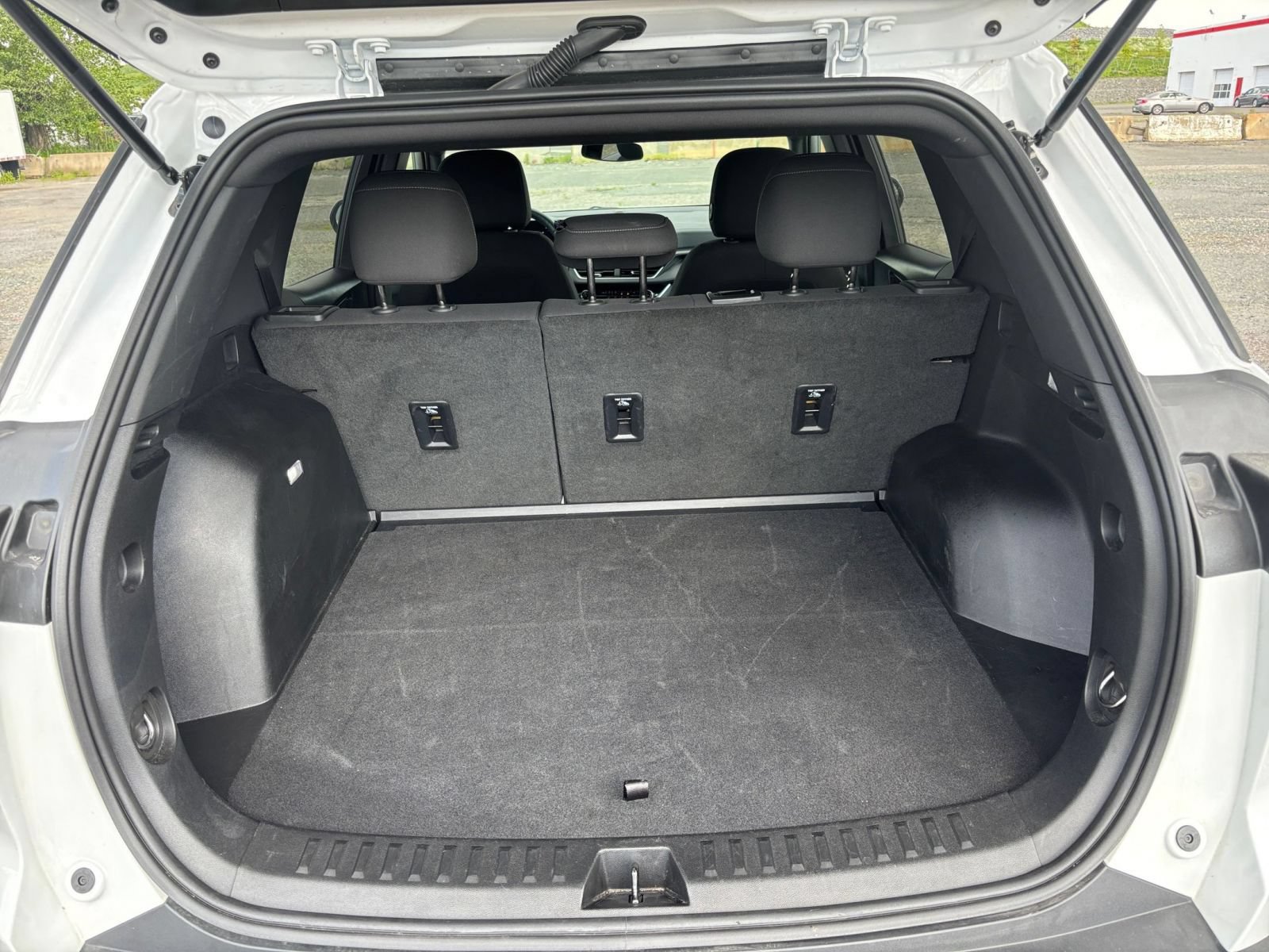 Used 2025 Chevrolet Equinox LT FWD image 28