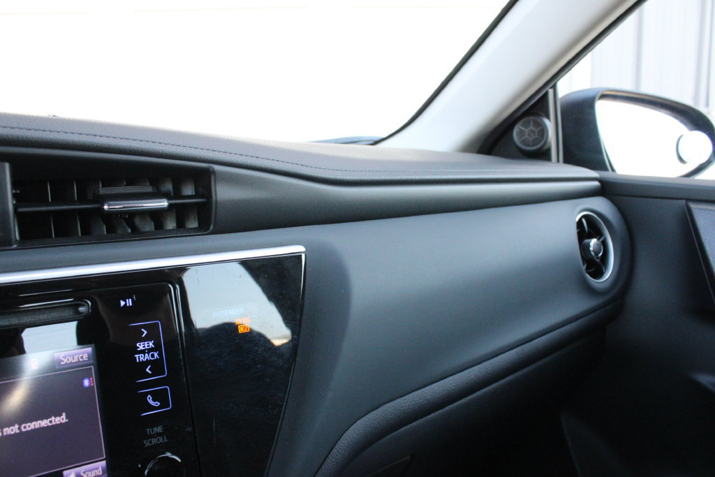 Used 2018 Toyota Corolla LE FWD image 20