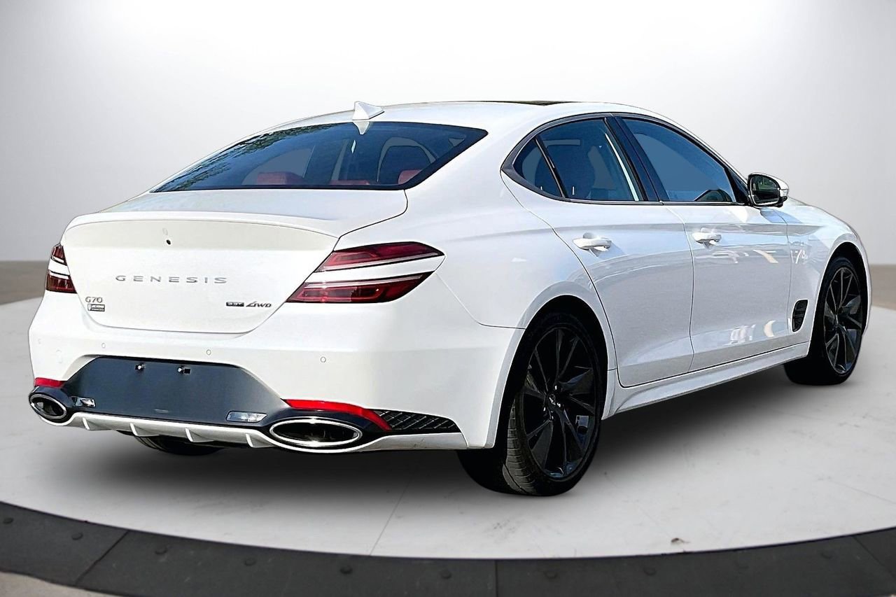 Used 2023 Genesis G70 3.3T w/ Sport Prestige Package image 9