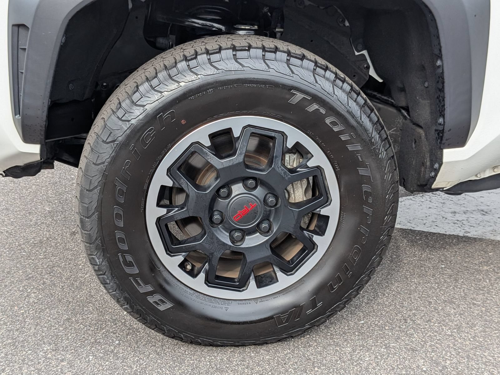 Used 2024 Toyota Tacoma TRD Off-Road AWD/4WD image 10