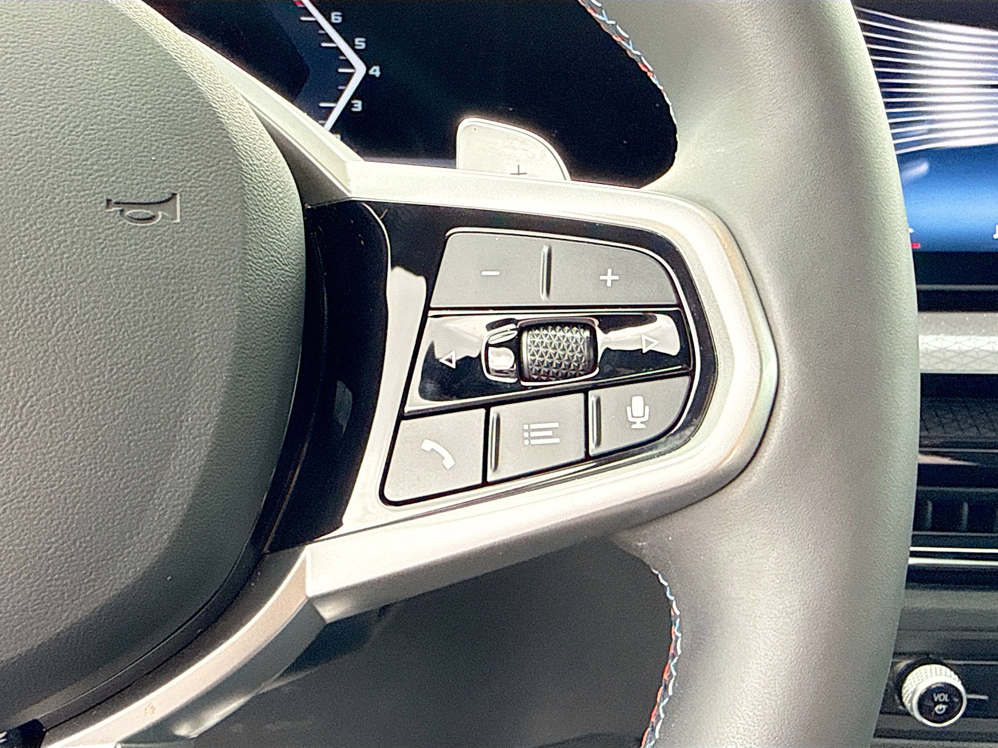 Used 2025 BMW M340i image 39