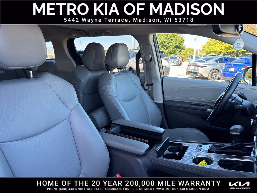 Used 2021 Toyota Sienna XLE AWD/4WD image 45