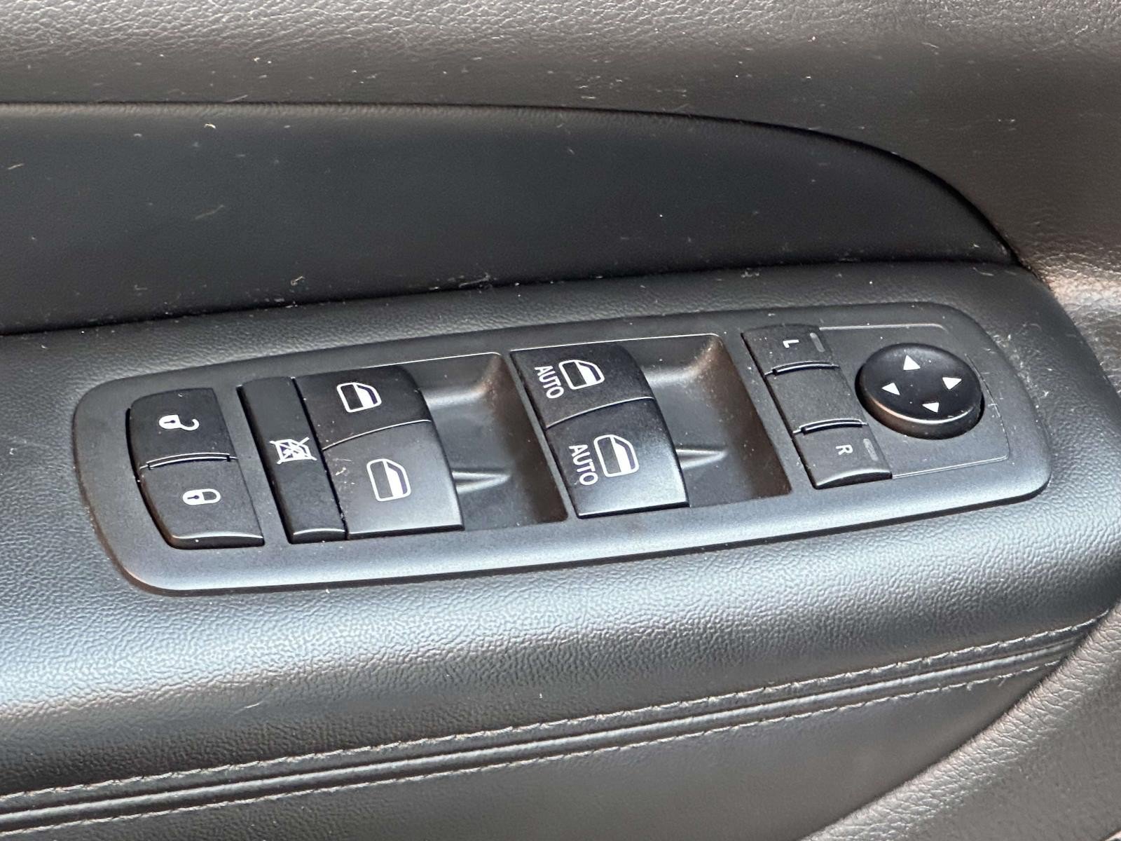Used 2020 Jeep Grand Cherokee Laredo w/ Quick Order Package 2BN North AWD/4WD image 17