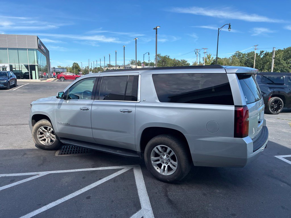 Used 2019 Chevrolet Suburban LT AWD/4WD image 6