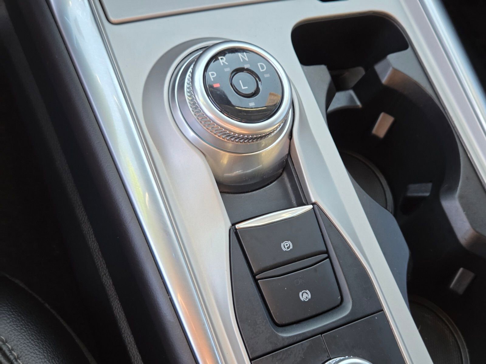 Certified 2024 Ford Explorer Limited w/ Equipment Group 301A image 25