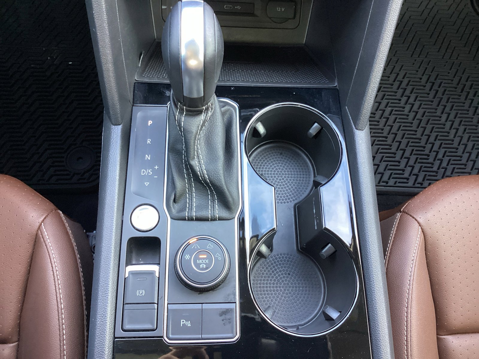 Used 2023 Volkswagen Atlas SEL R-Line image 27