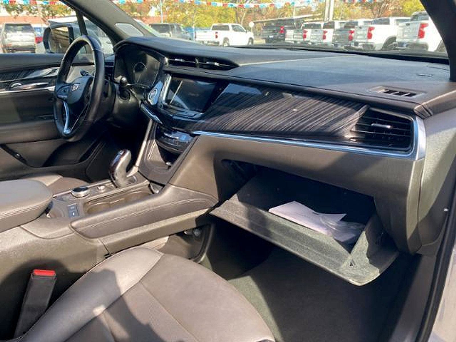Used 2025 Cadillac XT6 Premium Luxury FWD image 25