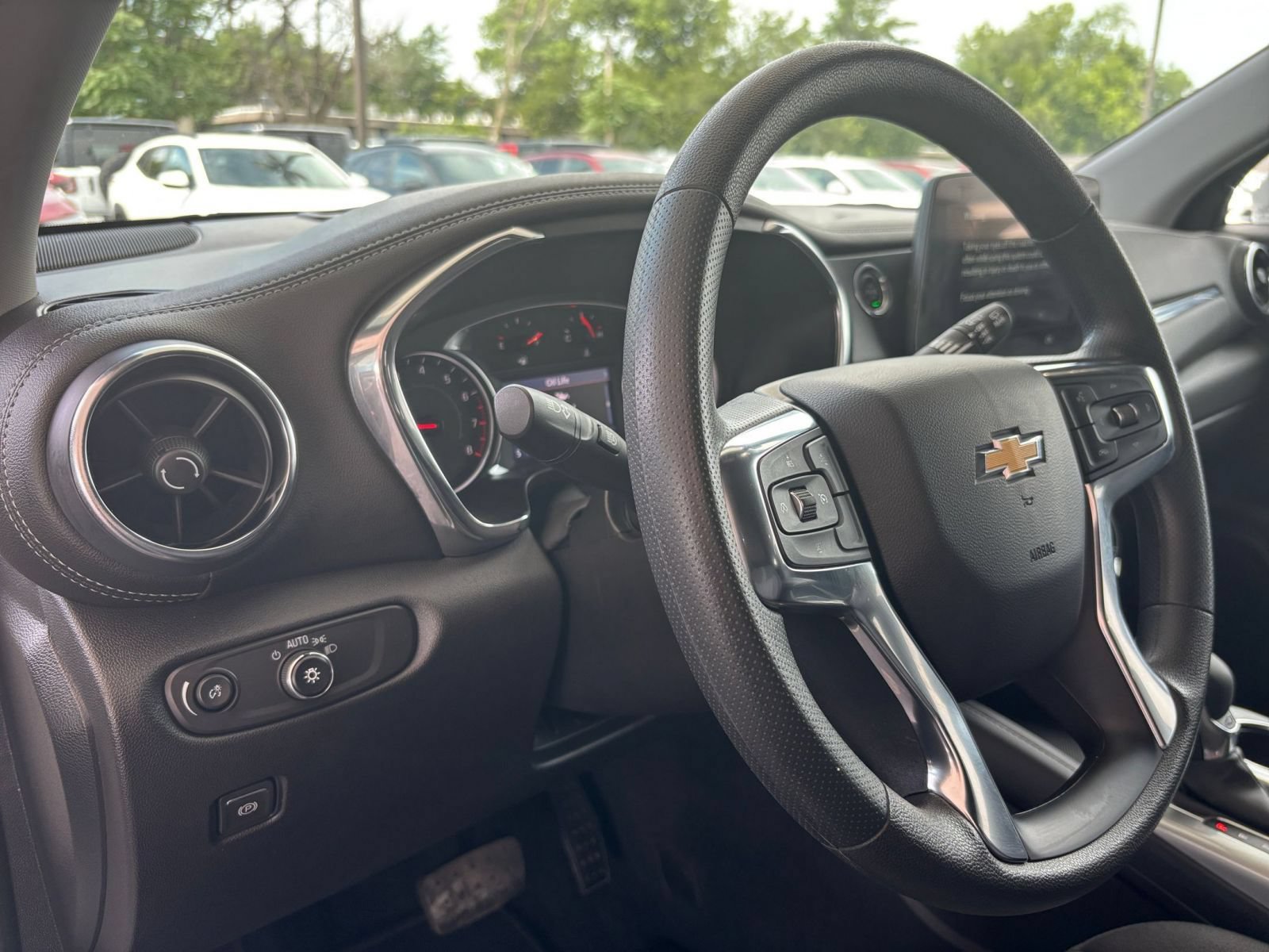 Used 2025 Chevrolet Blazer LT FWD image 35