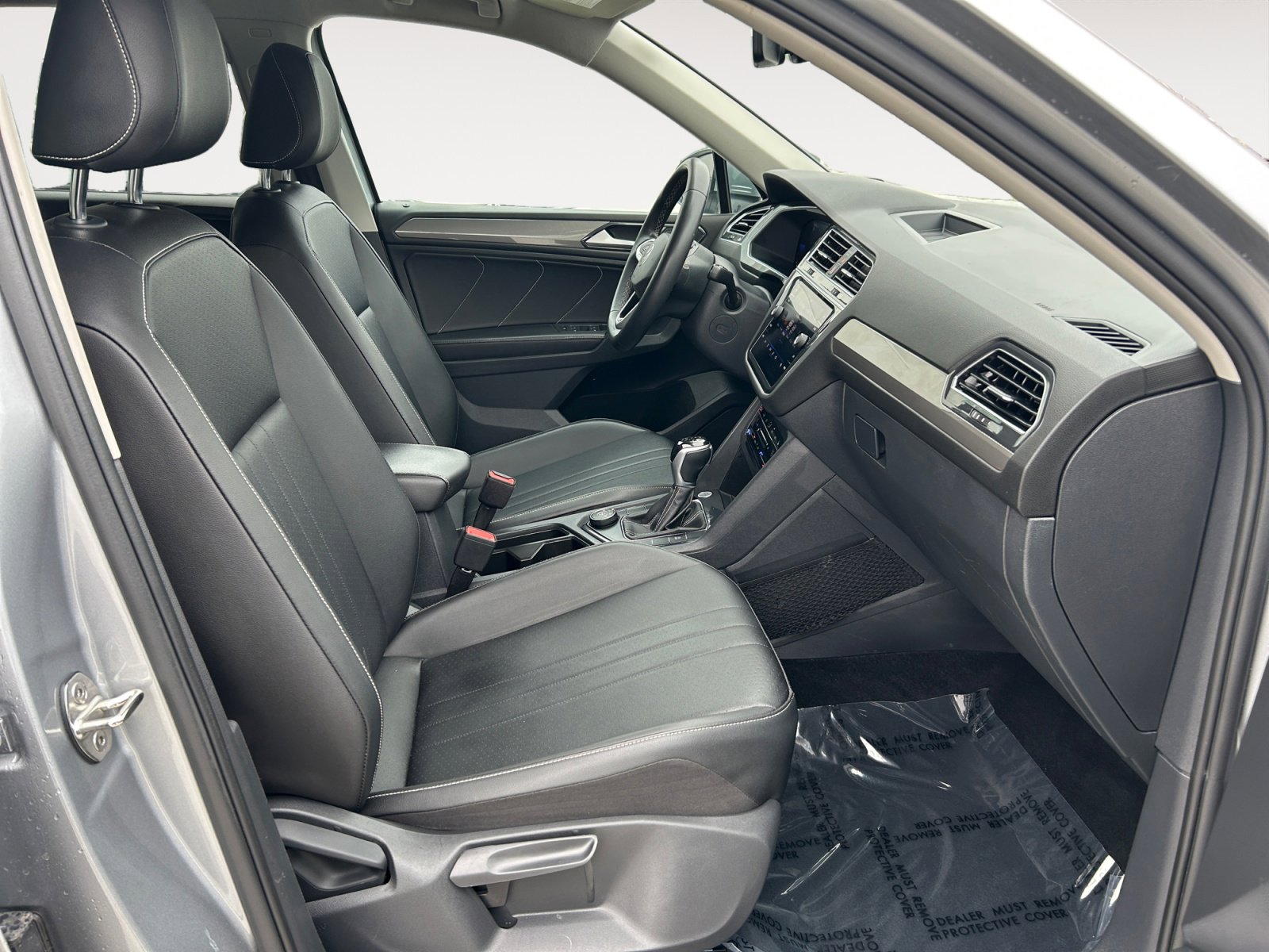 Certified 2022 Volkswagen Tiguan SE AWD/4WD image 9