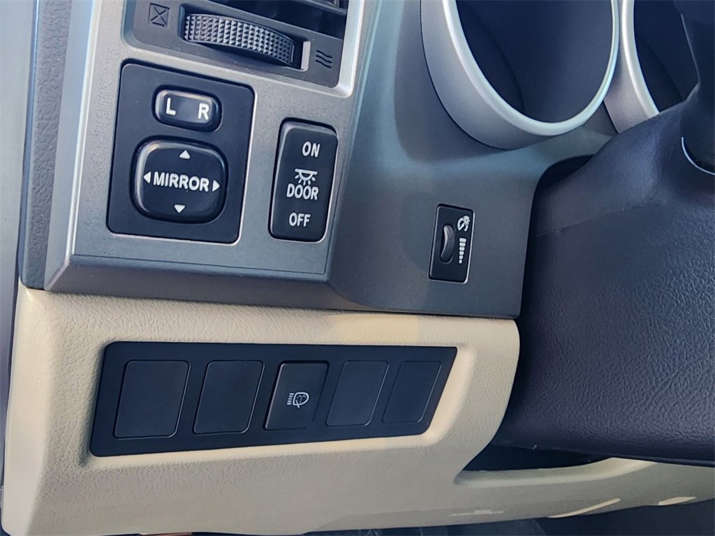 Used 2016 Toyota Sequoia SR5 image 17