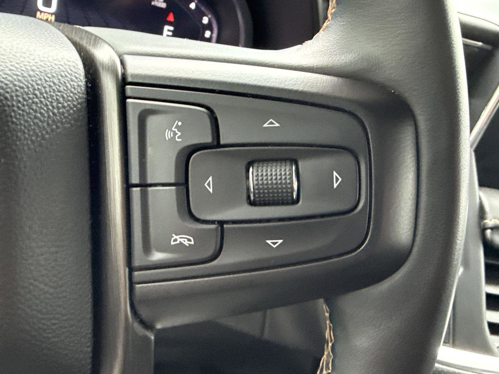 Used 2023 GMC Yukon XL AT4 w/ Technology Package image 20