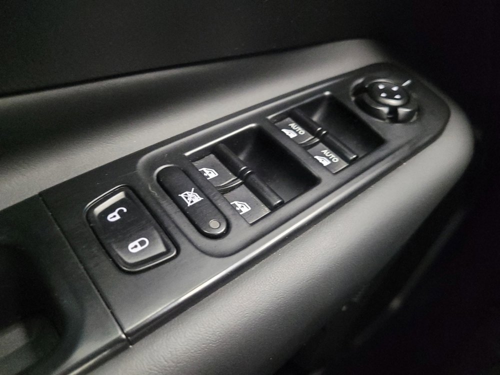Used 2022 Jeep Renegade Latitude w/ Convenience Group image 27