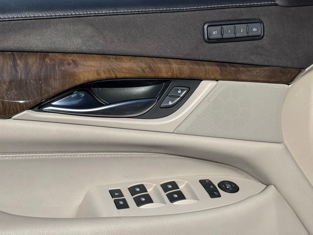 Used 2019 Cadillac Escalade Luxury image 23