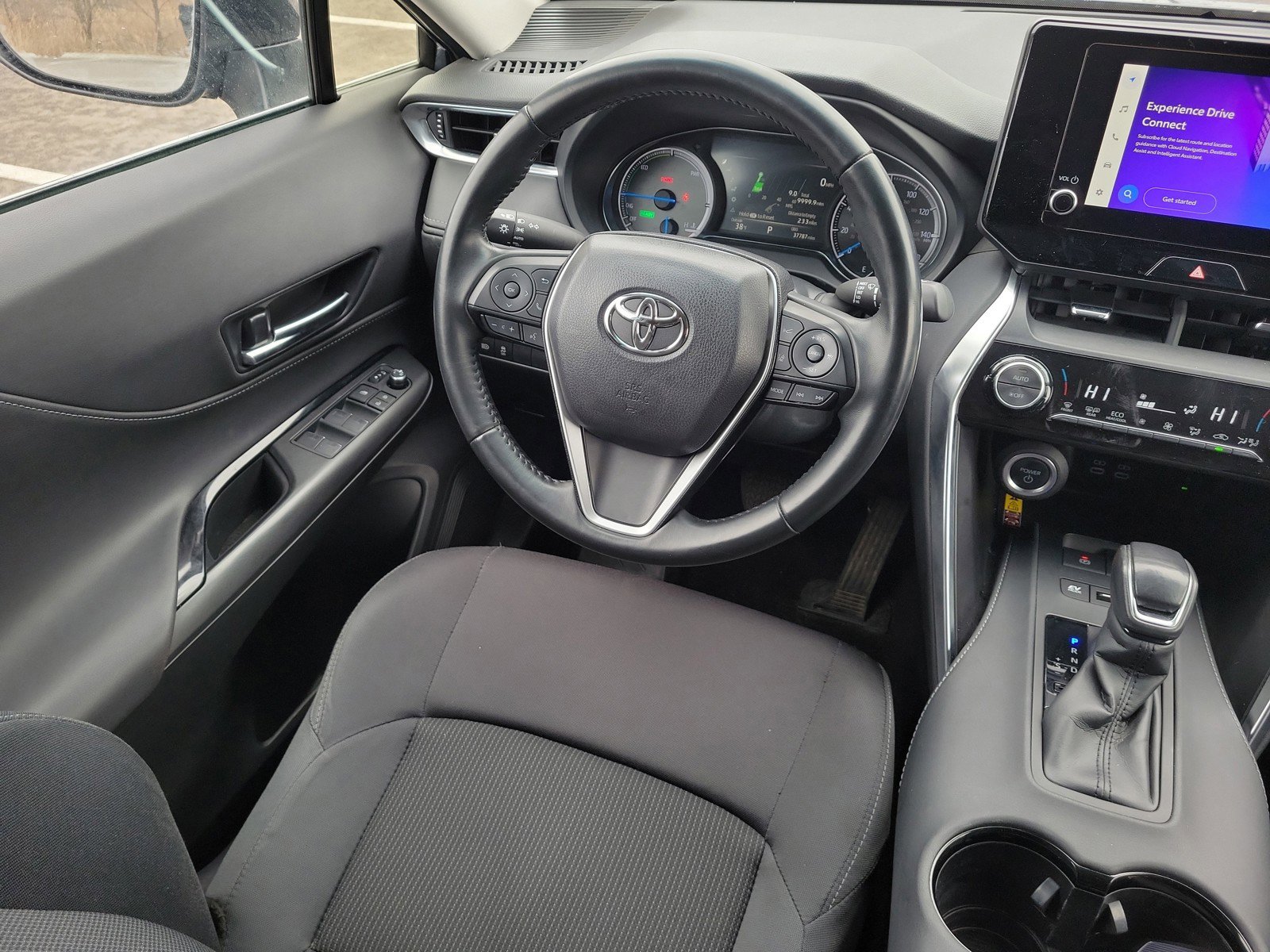 Used 2024 Toyota Venza LE AWD/4WD image 13