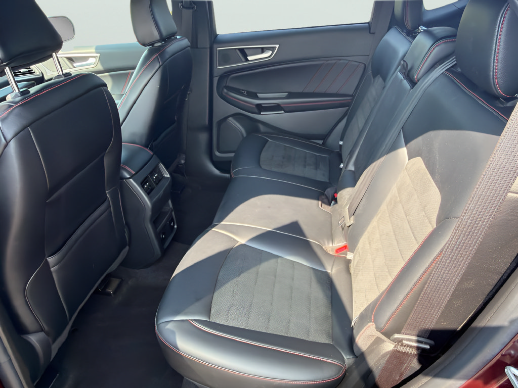 Used 2023 Ford Edge ST-Line AWD/4WD image 31