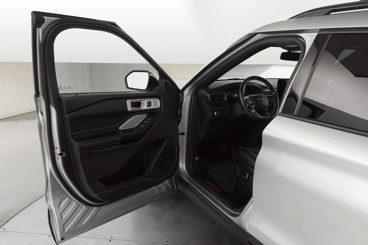 Used 2020 Ford Explorer ST w/ ST Street Pack image 12
