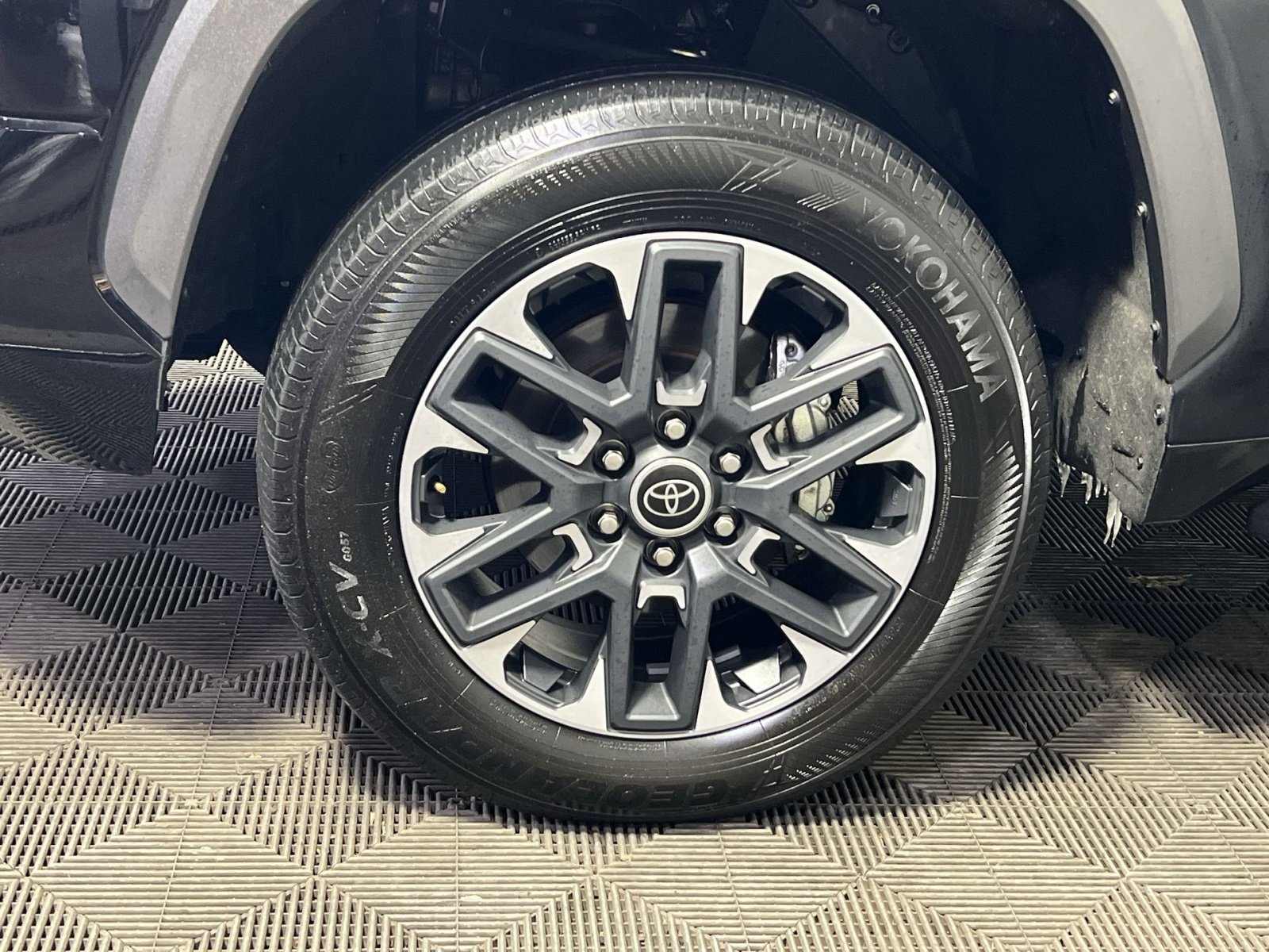 Used 2024 Toyota Tundra Limited image 12