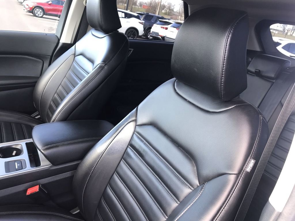 Used 2024 Ford Edge SEL w/ Convenience Package image 11