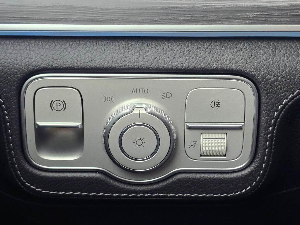 New 2026 Mercedes-Benz GLE 53 AMG 4MATIC Coupe image 36