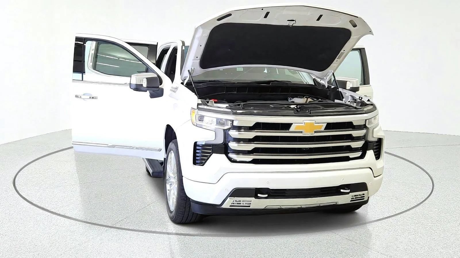 Used 2023 Chevrolet Silverado 1500 High Country w/ High Country Premium Package AWD/4WD image 12