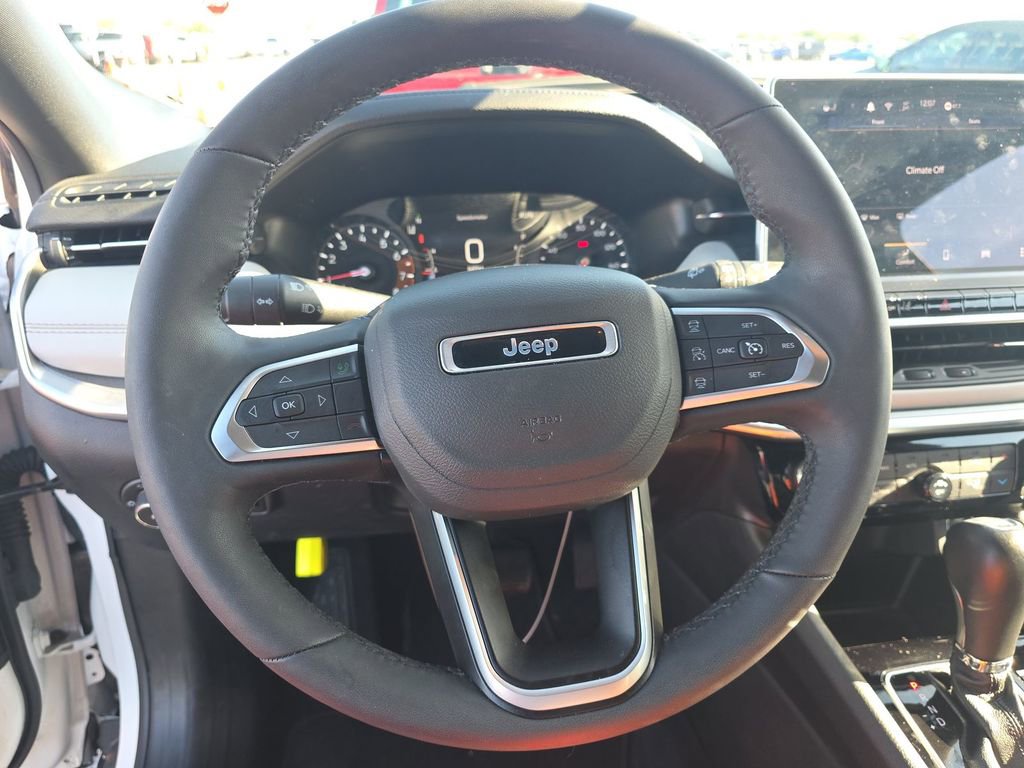 Used 2025 Jeep Compass Limited AWD/4WD image 5