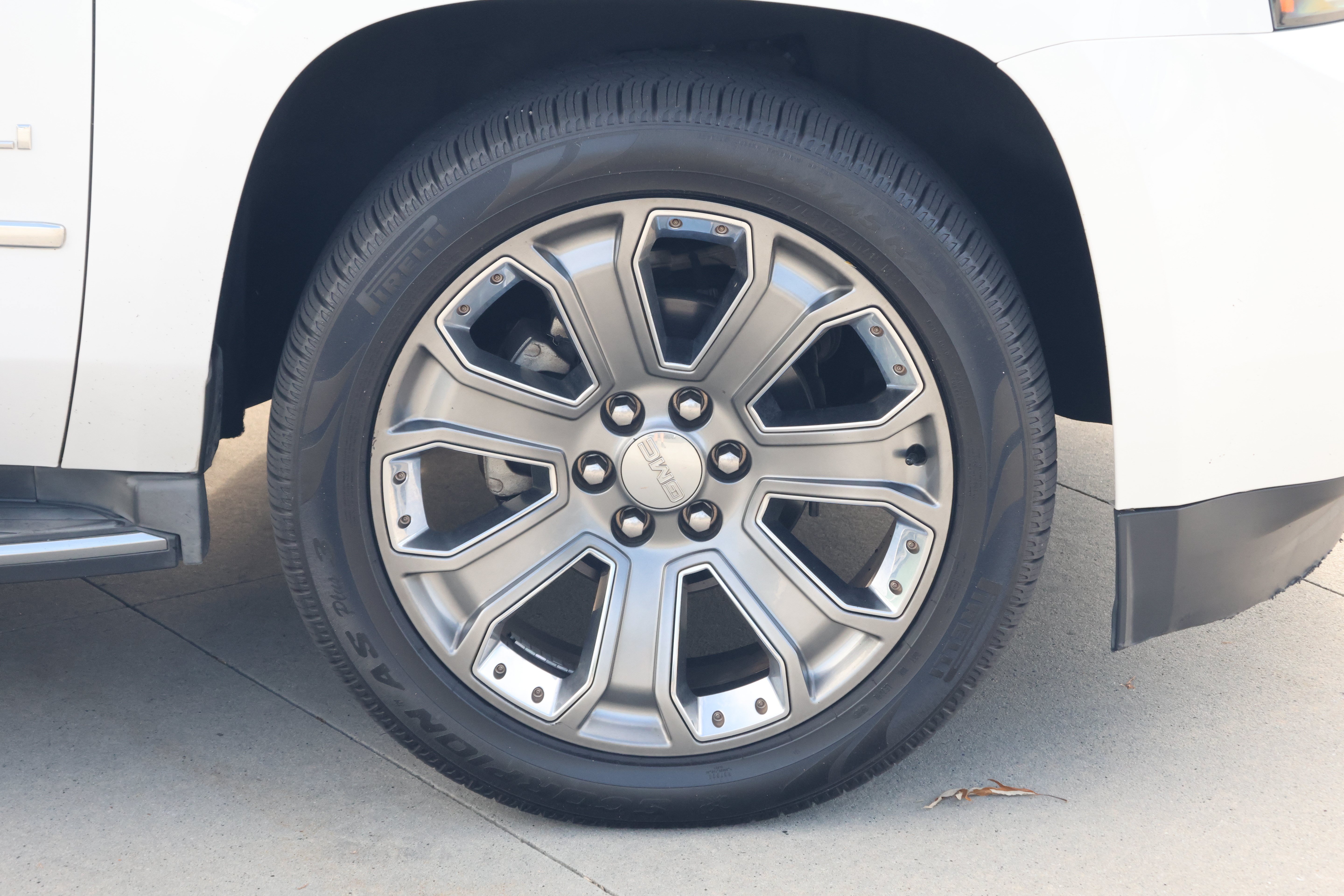 Used 2016 GMC Yukon Denali w/ Open Road Package RWD image 11