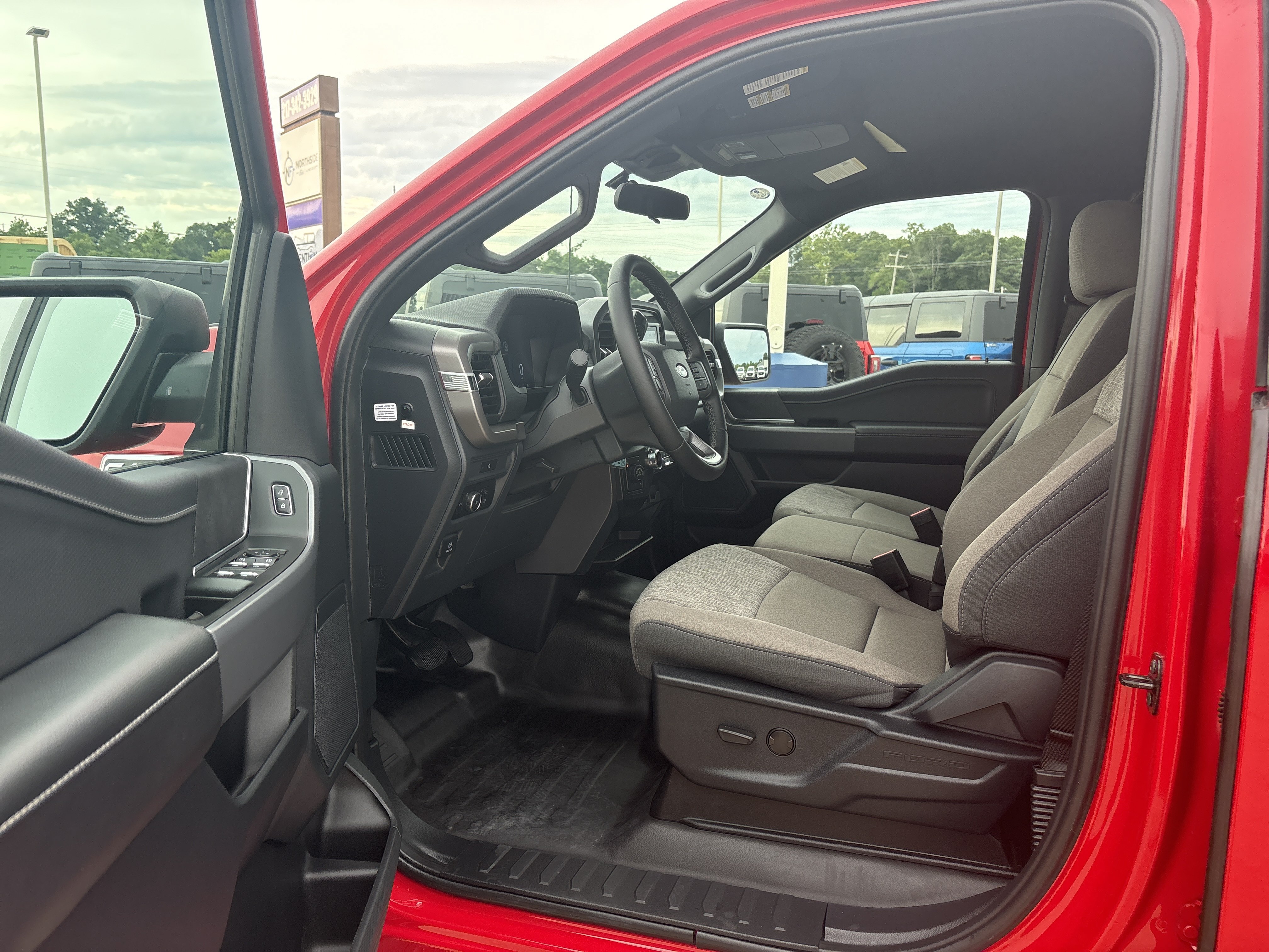 Used 2025 Ford F150 XLT w/ Equipment Group 301A Standard AWD/4WD image 9