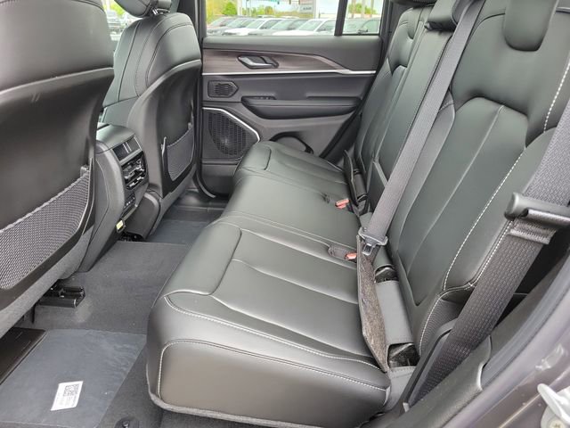 Used 2026 Jeep Grand Cherokee Limited image 10