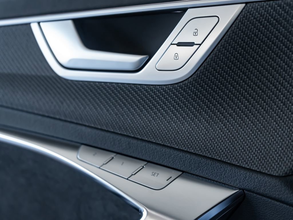 Used 2024 Audi RS 6 performance image 13