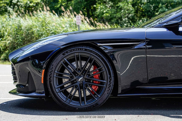 Used 2024 Aston Martin DB12 Coupe RWD image 4