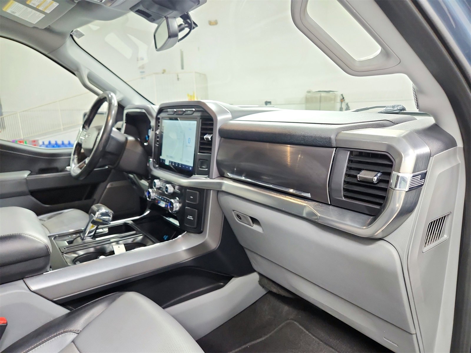 Used 2023 Ford F150 Lariat image 37