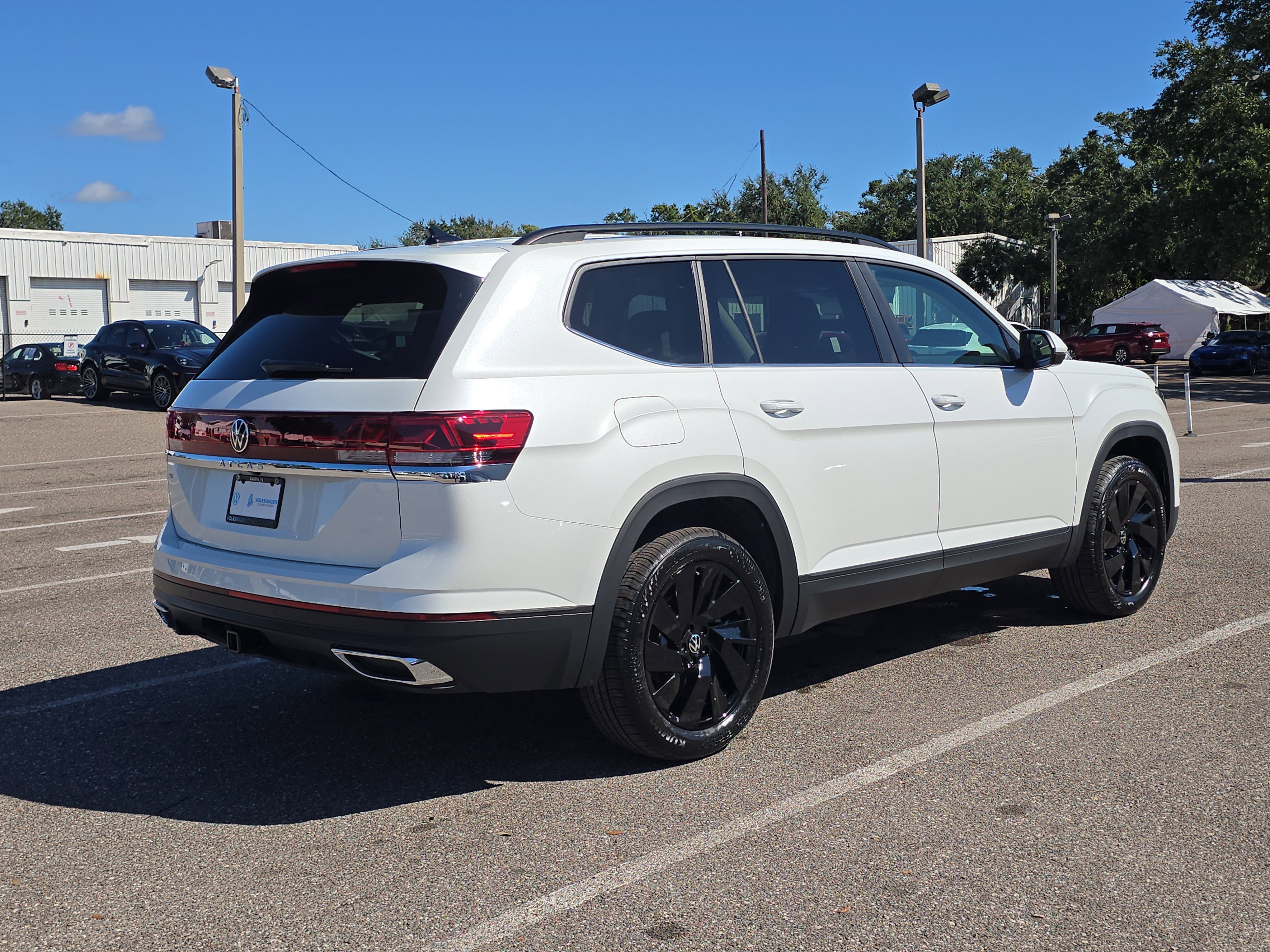 New 2026 Volkswagen Atlas SE image 5