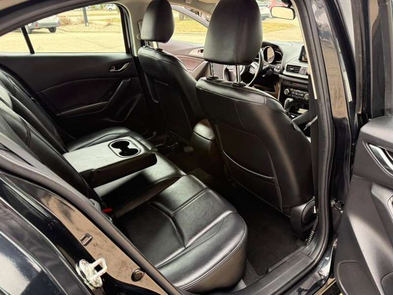 Used 2018 MAZDA MAZDA3 Touring image 22