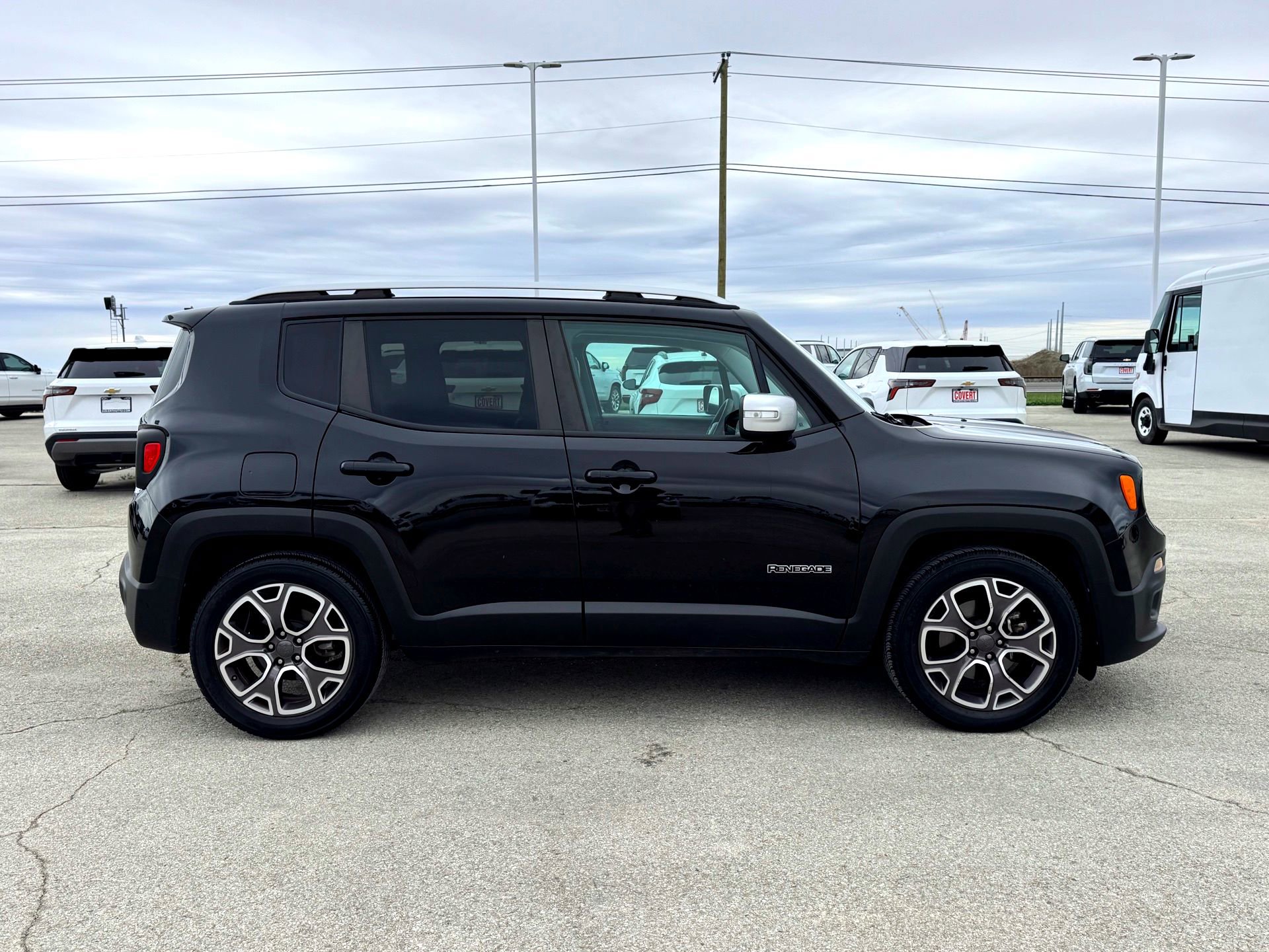 Used 2016 Jeep Renegade Limited image 5