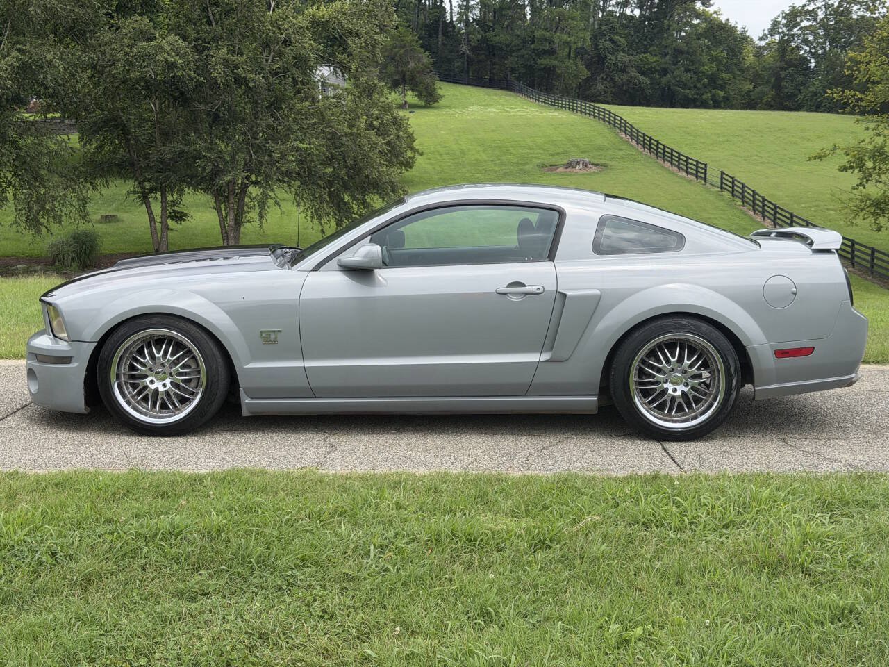 Used 2005 Ford Mustang GT Premium RWD image 6