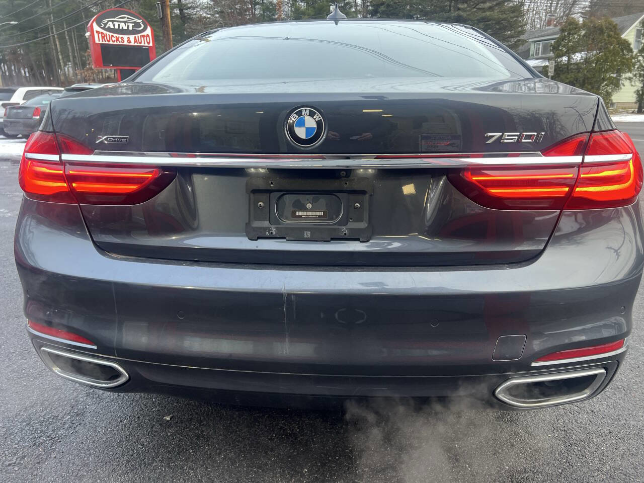 Used 2016 BMW 750i xDrive image 9