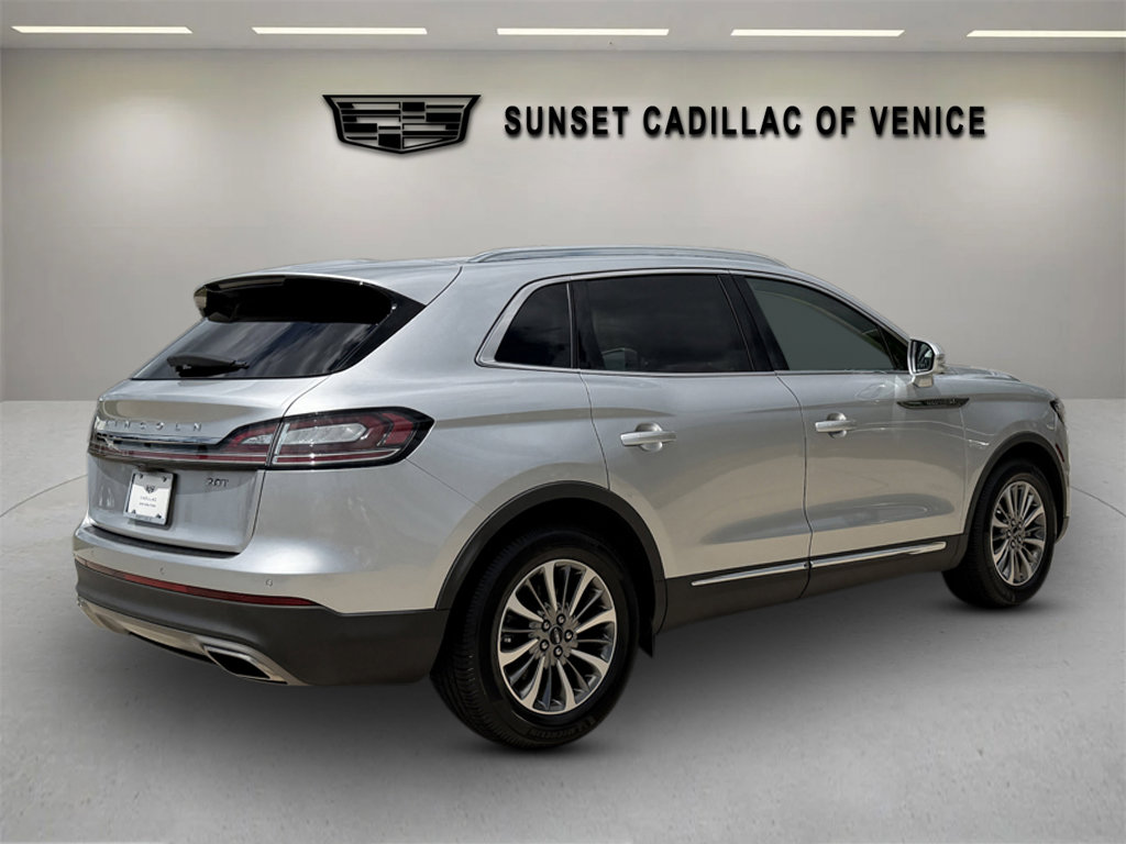 Used 2019 Lincoln Nautilus Select image 3