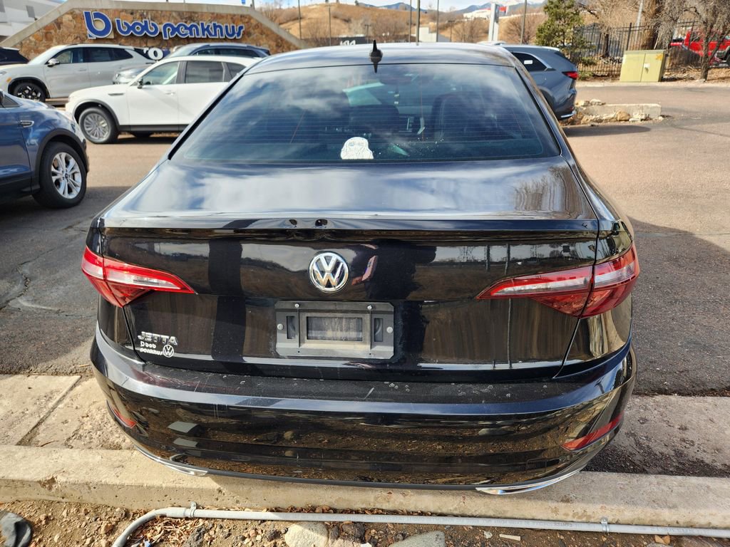 Used 2020 Volkswagen Jetta R-Line w/ R-Line Cold Weather Package image 6