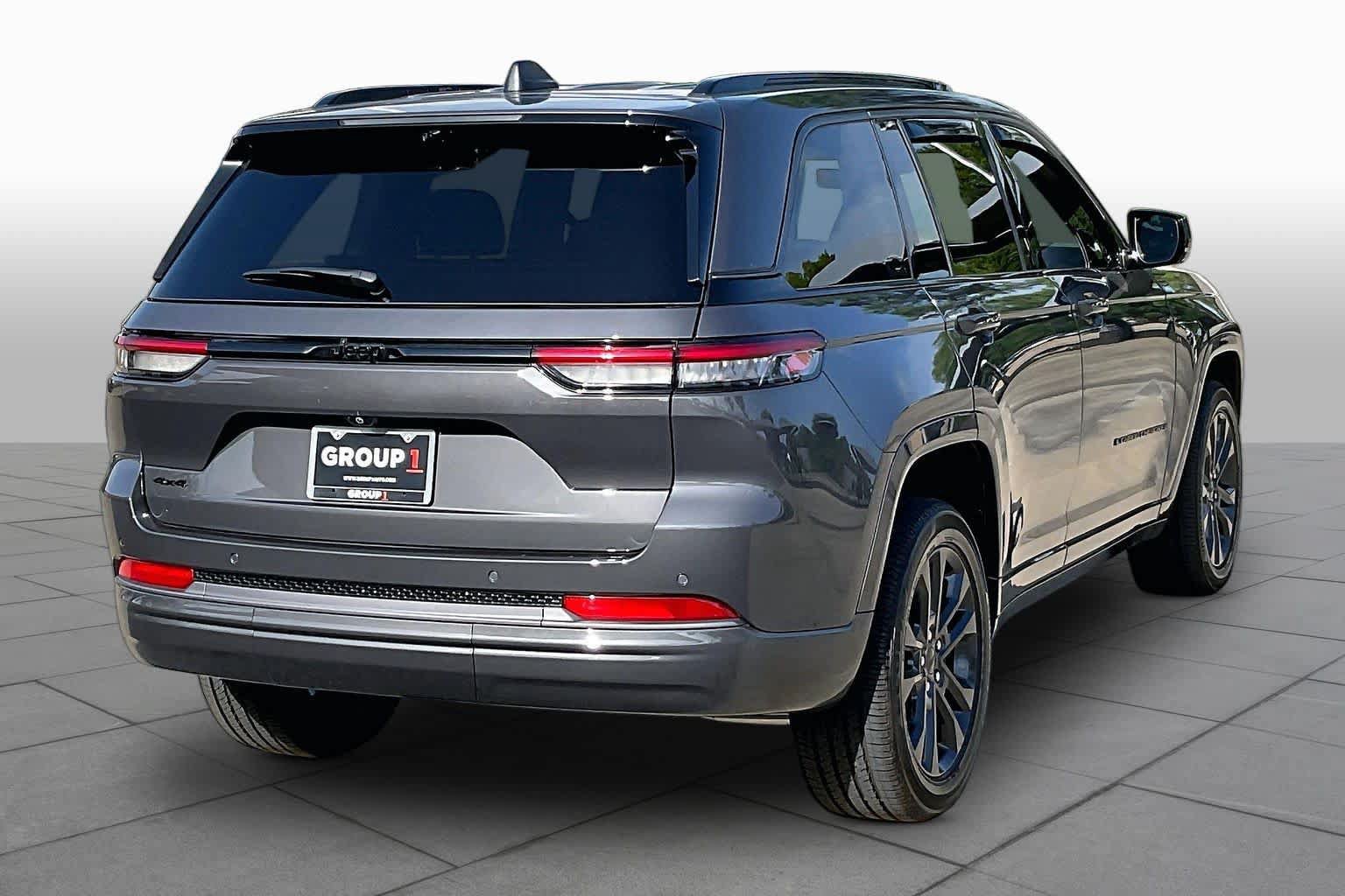Used 2026 Jeep Grand Cherokee Limited AWD/4WD image 13