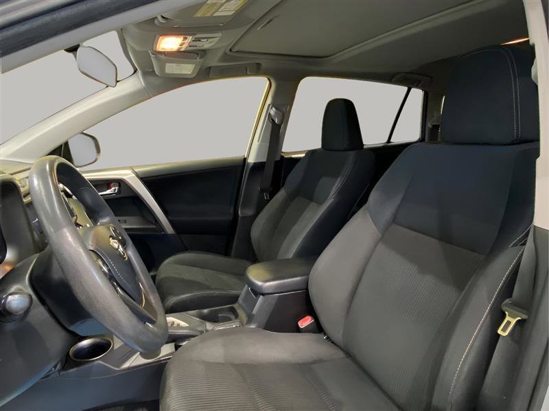 Used 2015 Toyota RAV4 XLE AWD/4WD image 12