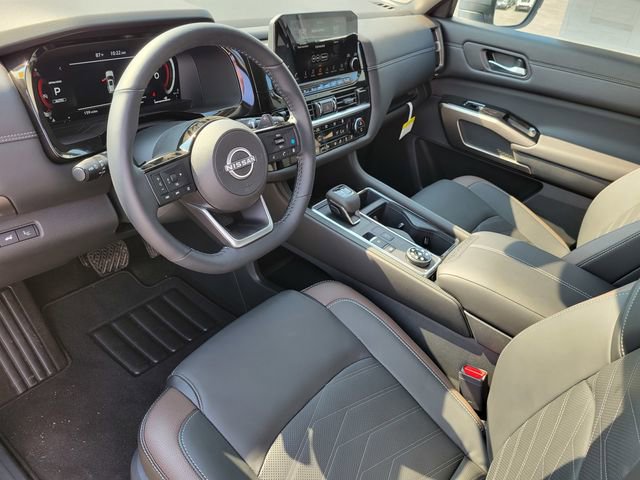 New 2025 Nissan Pathfinder Platinum w/ Cargo Package image 14