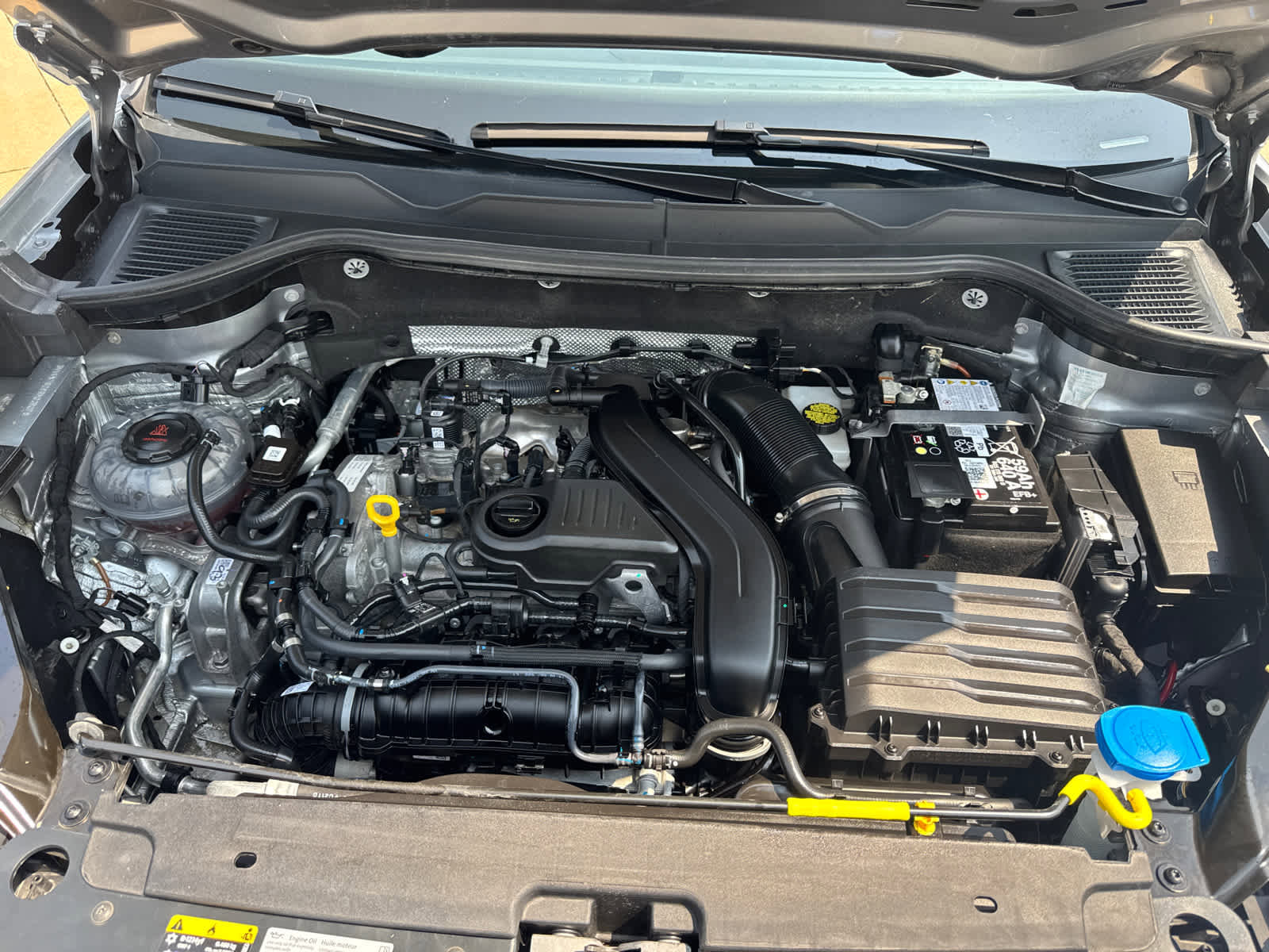 Certified 2024 Volkswagen Taos SE image 9